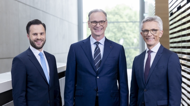 Neue Aufstellung des operativen Geschäfts bei der Messe Düsseldorf - Die neue Geschäftsführung bestehend aus Marius Berlemann, Wolfram N. Diener und Bernhard J. Stempfle (v.l.n.r.) - Quelle: Messe Düsseldorf/Andreas Wiese